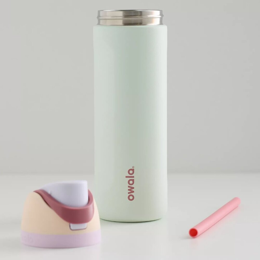 Owala FreeSip 24 oz Water Bottle (New with tag)